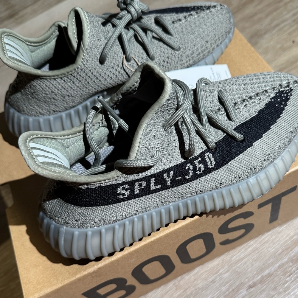 Adidas Yeezy 350 V2 Boost Granite - Size 4